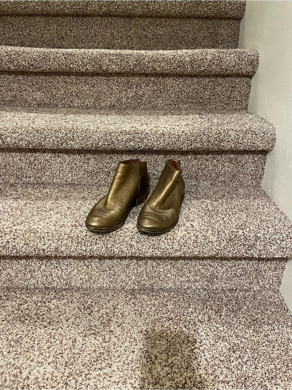 Lucky Brand Belvva Metallic Gold Leather Ankle Booties – Size 8M